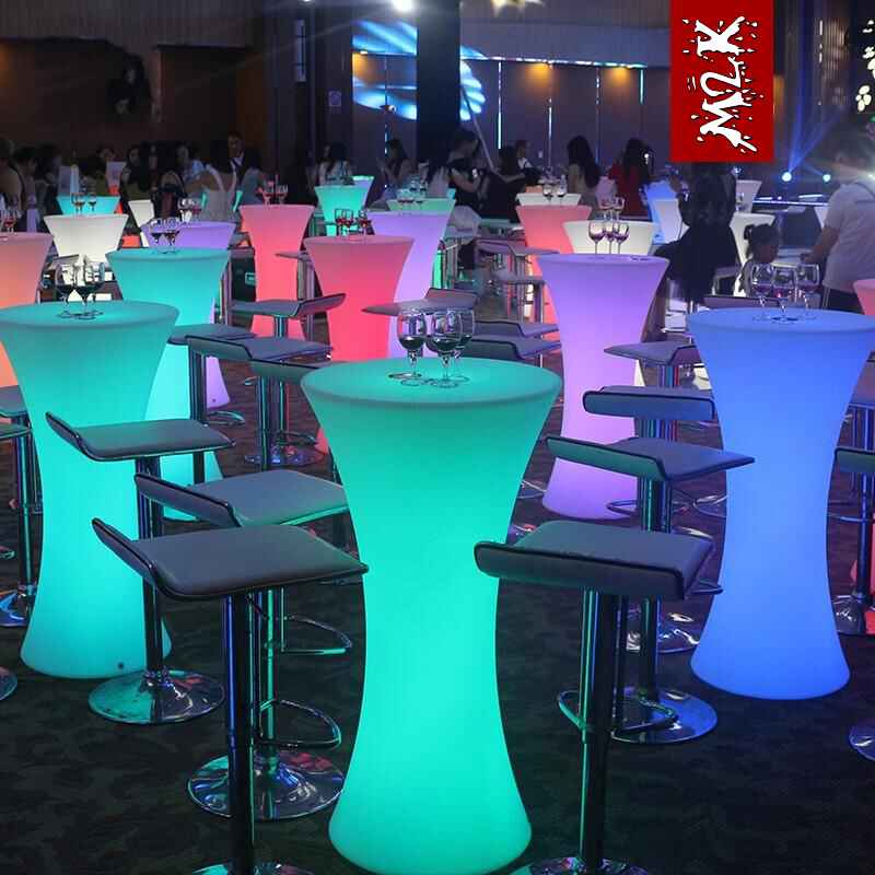M2K-LED-Cocktail-pouser-tables
